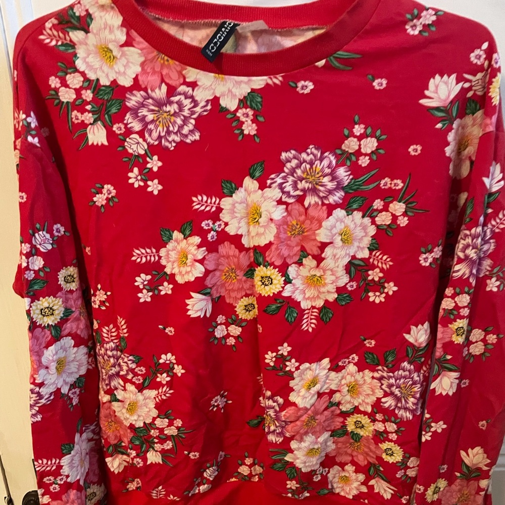 H&M sweater size small for woman